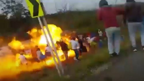 Vídeo mostra explosão de caminhão combustível que matou sete e