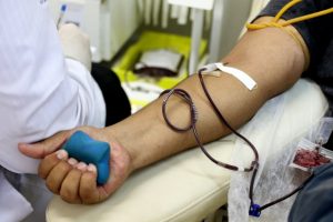 Todo o material utilizado para colher o sangue doado é esterilizado e descartável (Imagem: Divulgação/Blog da Saúde)
