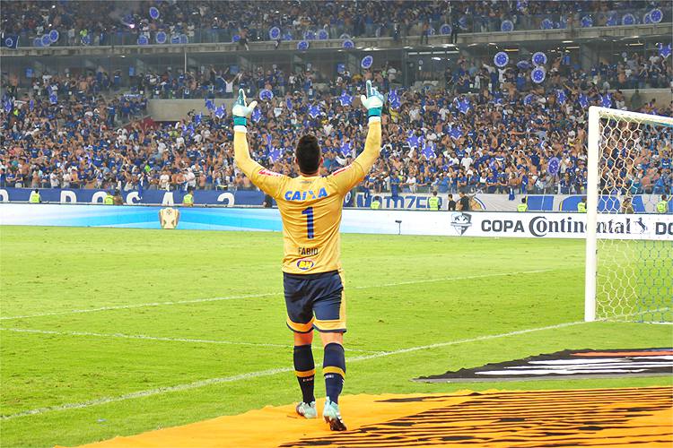 Eleito melhor goleiro da Copa do Brasil, Fábio, do Cruzeiro