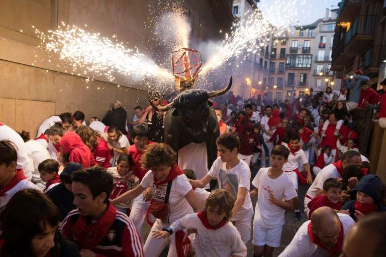 Homem morre após ser chifrado por touro em festival na Espanha