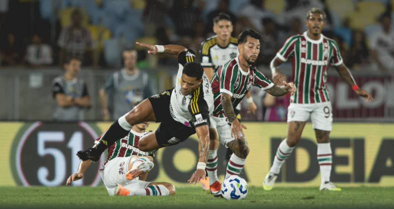 Imagem de momento da partida entre Atlético Mineiro e Fluminense pela 27ª rodada do Brasileirão.