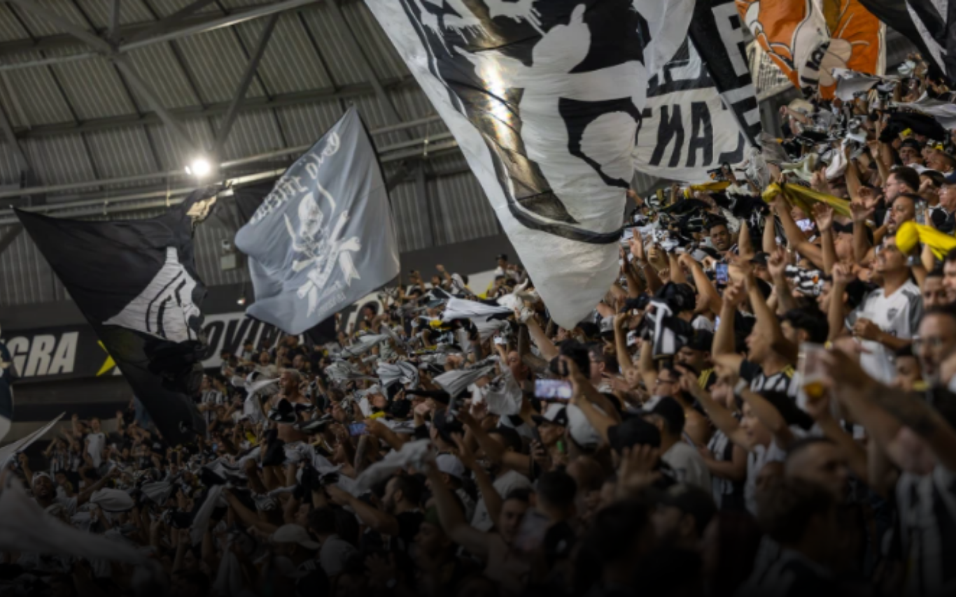 Torcida do Atlético durante clássico com Cruzeiro na Arena MRV, em agosto, pela Copa do Brasil.