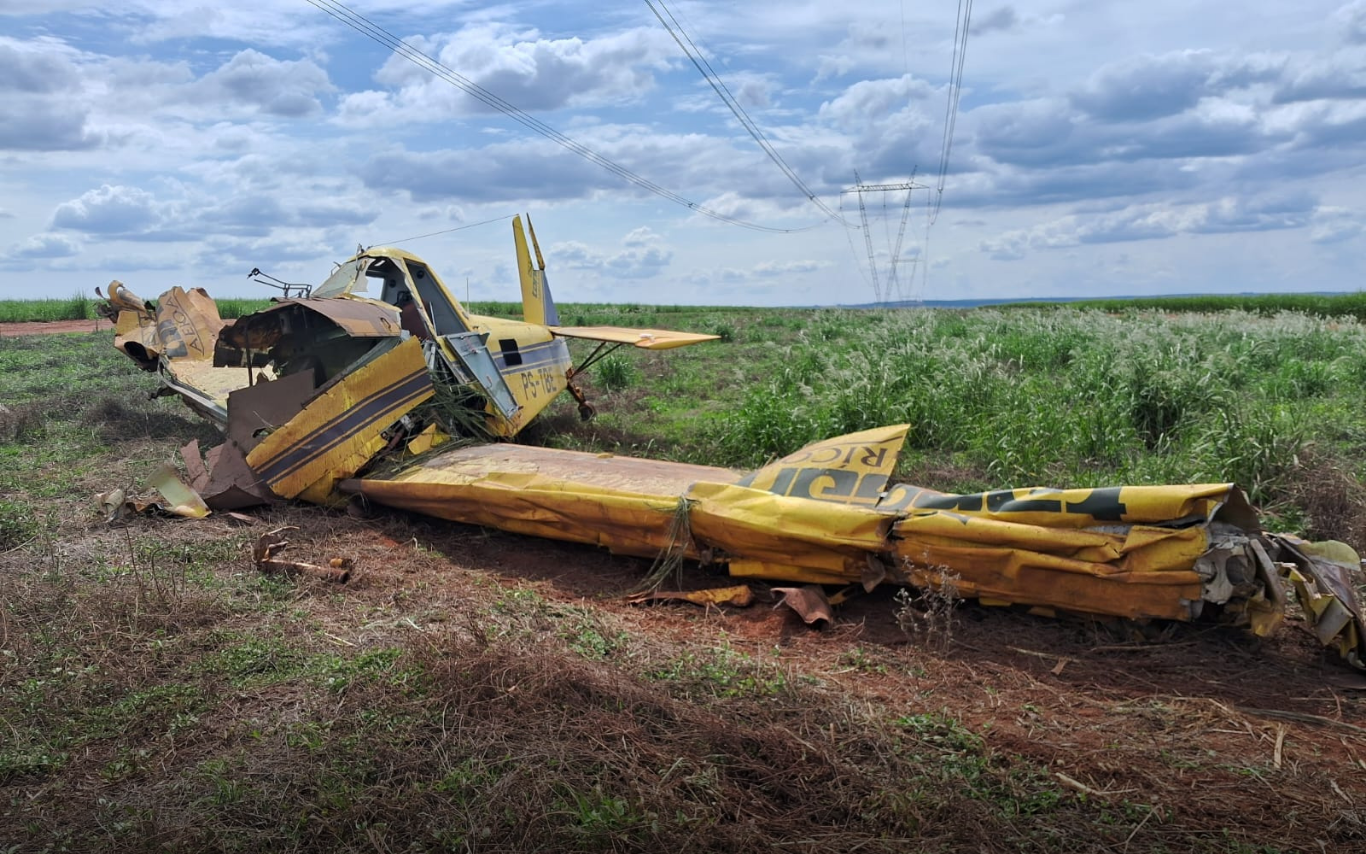 Avião após a queda.