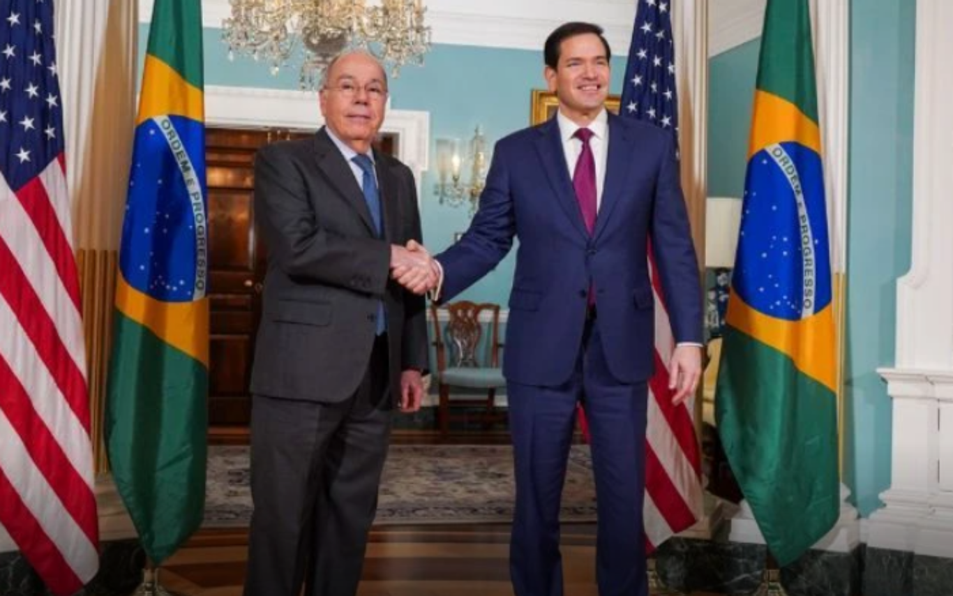 Chanceler brasileiro, Mauro Vieira, ao lado do secretário de Estado dos EUA, Marco Rubio.