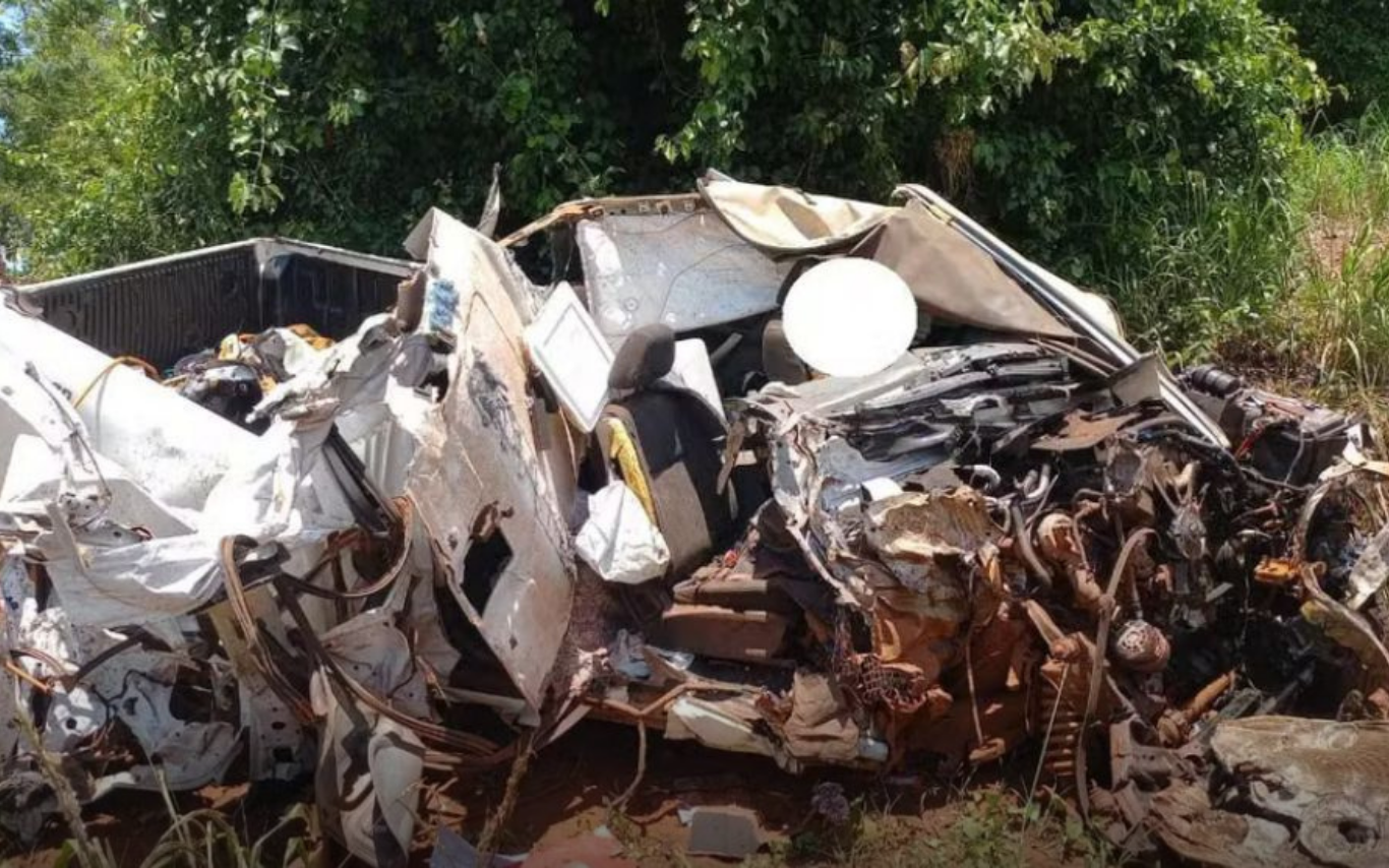 Imagem da caminhonete envolvida no acidente.