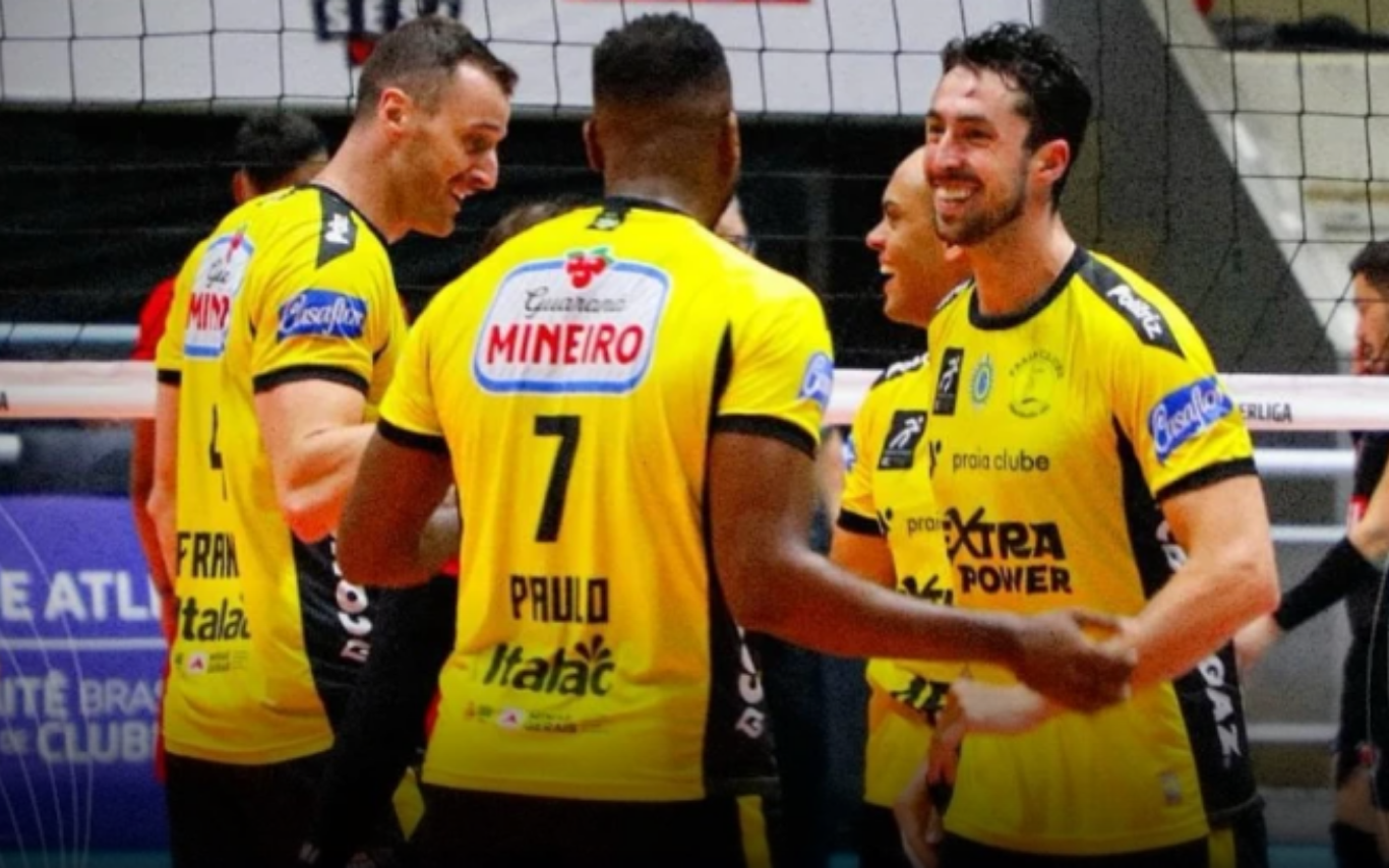 Praia Clube venceu o Sesi Bauru e se manteve 100% na Superliga Masculina.