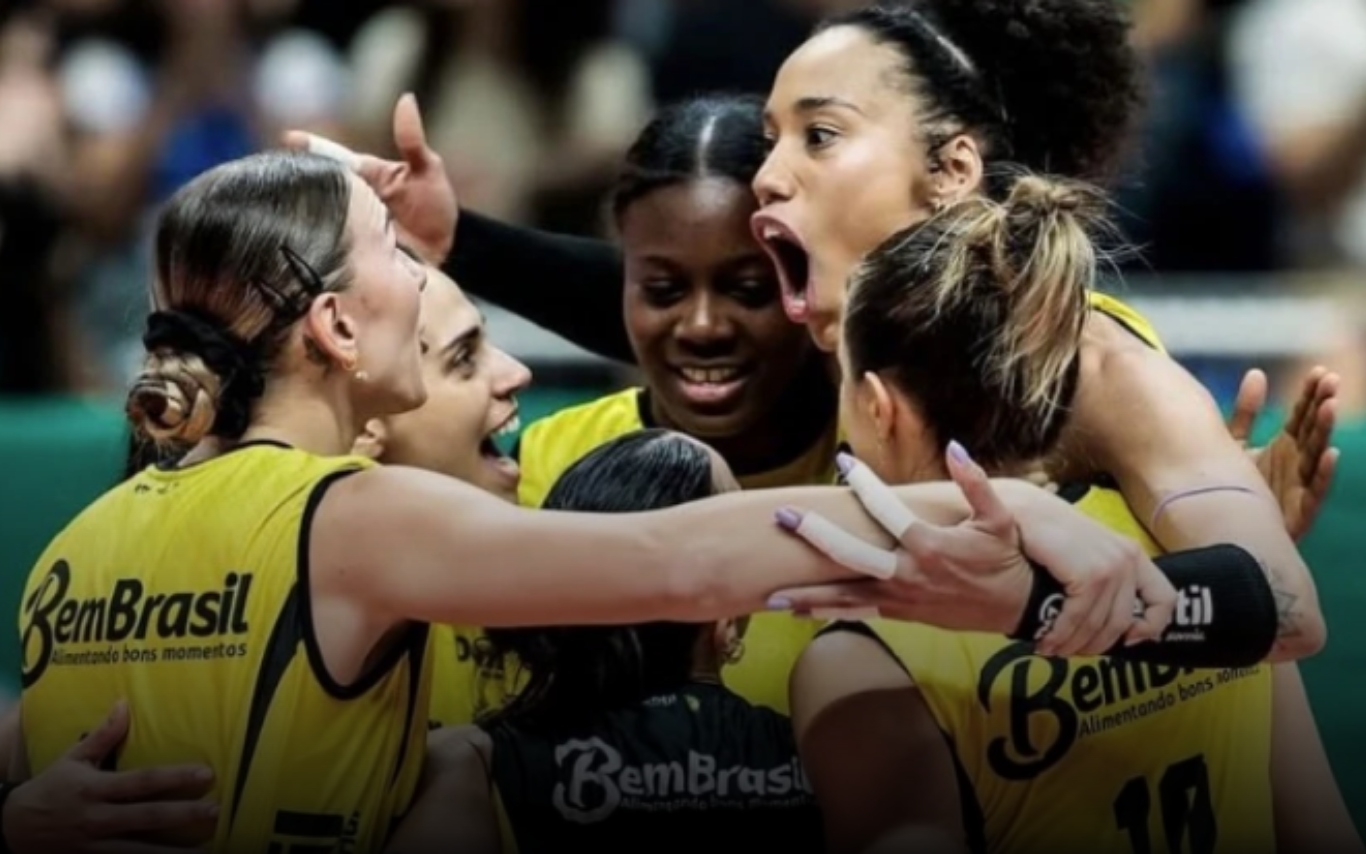 Praia Clube durante o jogo de ontem (19).