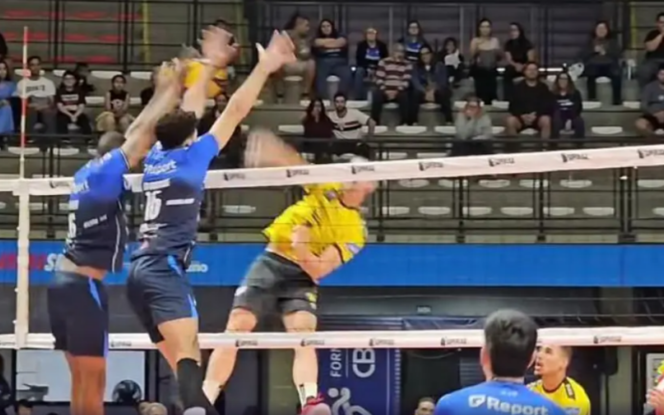 Praia Clube e Suzano Vôlei se enfrentaram na Arena Suzano pela Superliga Masculina.