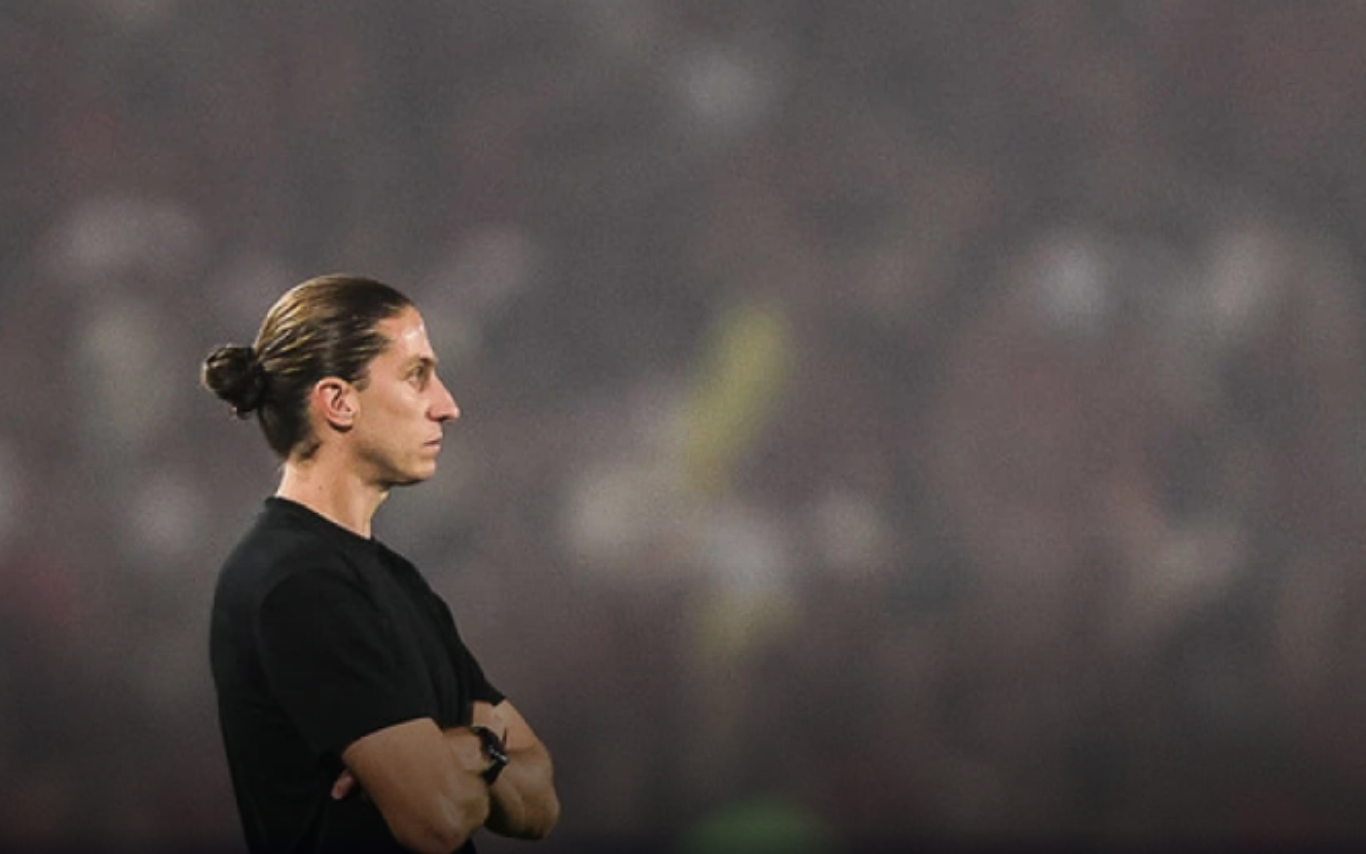 Filipe Luís no comando do Flamengo: treinador disputará a final da Libertadores de 2025.