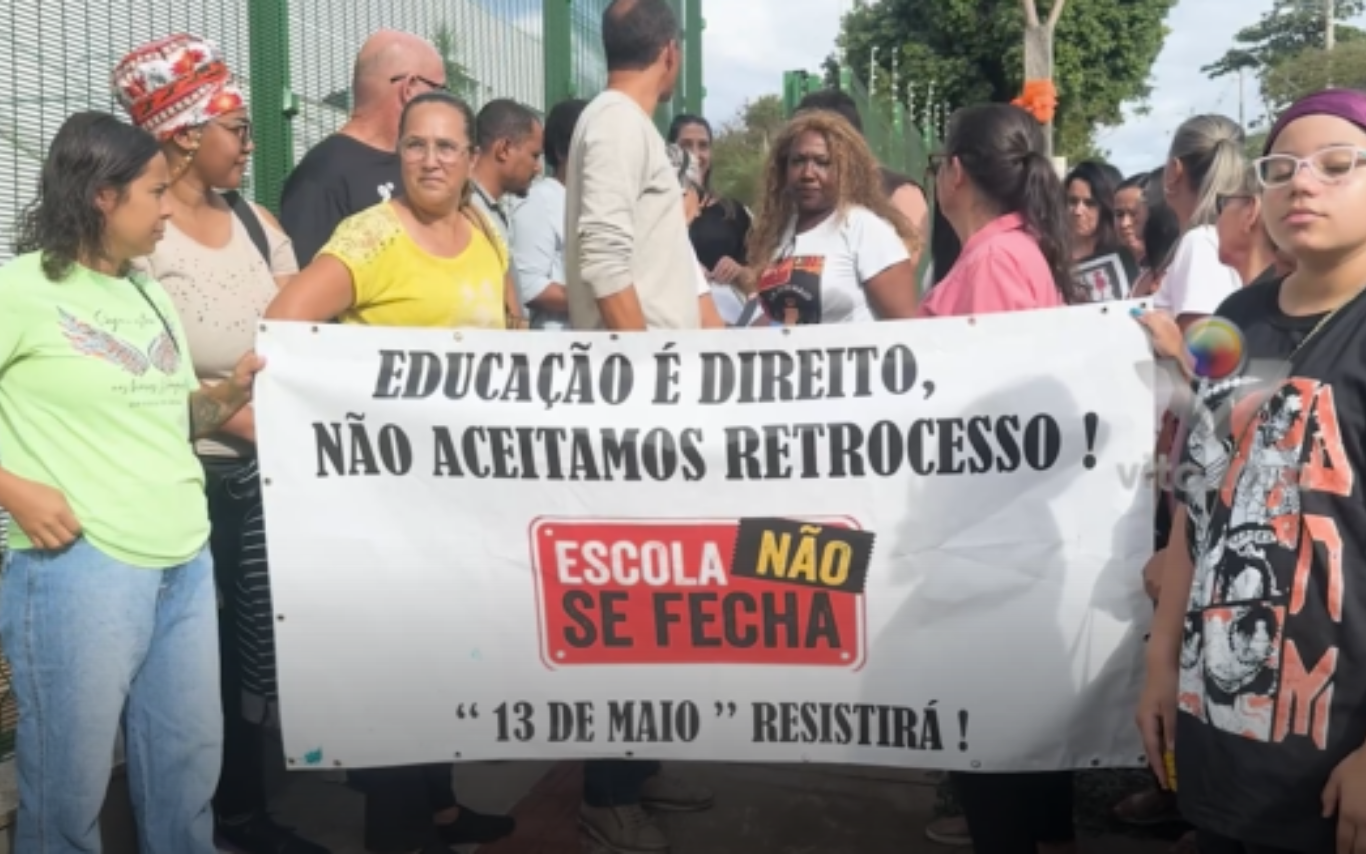 Manifestação em prol da manutenção do funcionamento da Escola 13 de Maioaaaaaaa