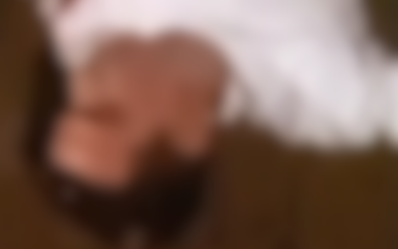 Vítima caída no chão.