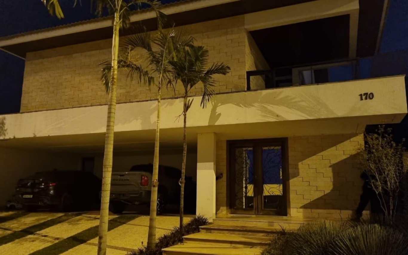 Compra de mansão avaliada em R$ 2,5 milhões levou PF a descobrir esquema de lavagem.