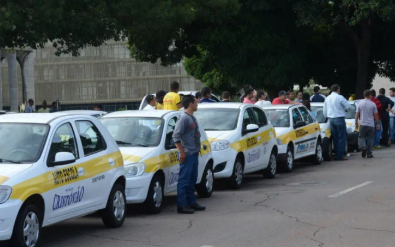 Proposta prevê mais liberdade na preparação para exames, sem obrigatoriedade de aulas em autoescolas.