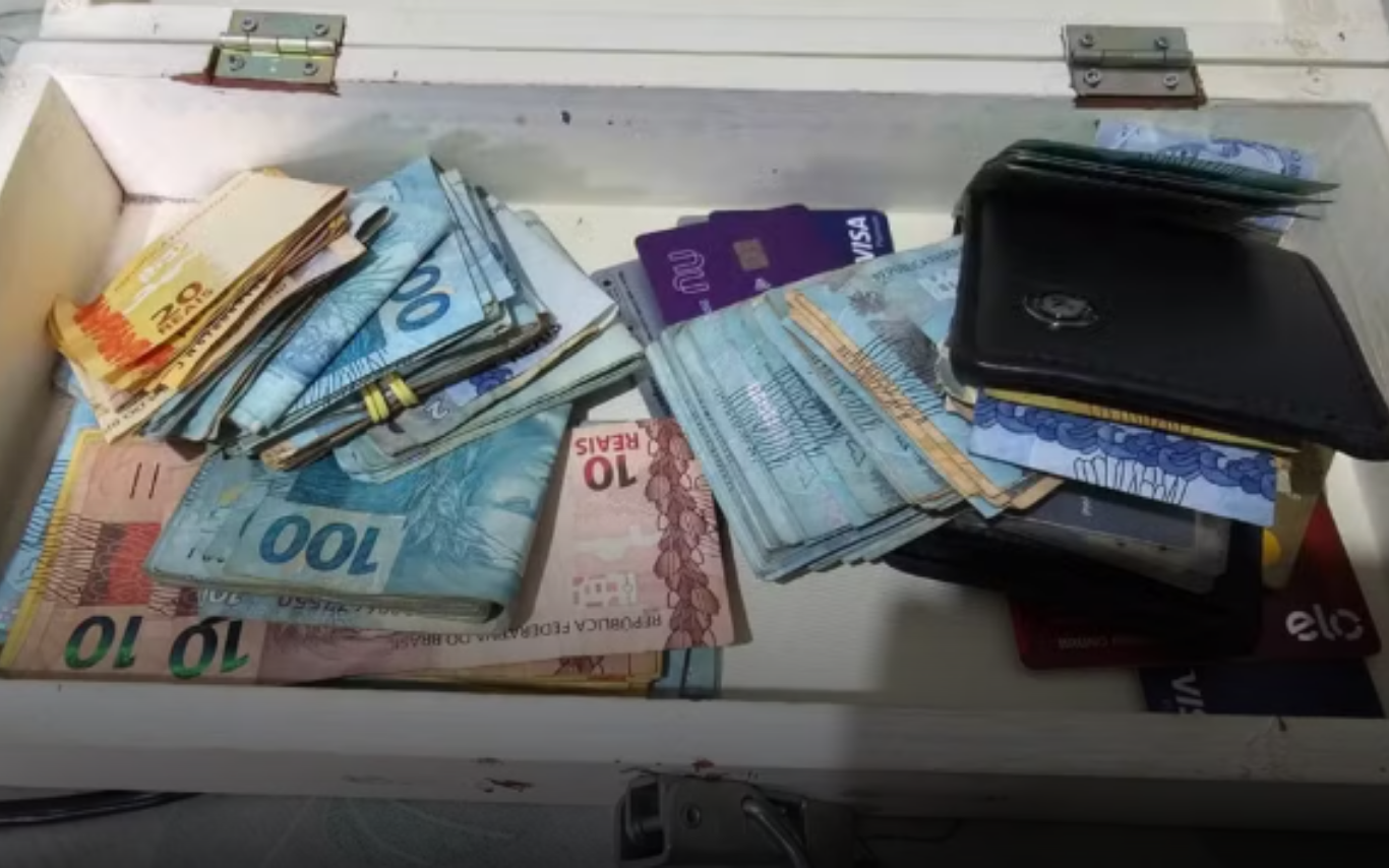 Material apreendido durante operação.