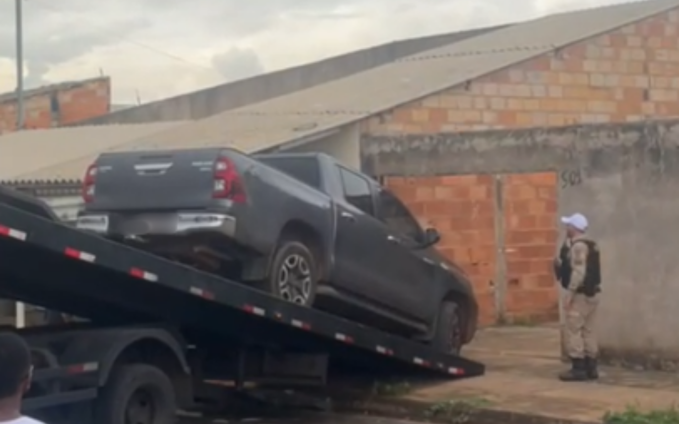 Caminhonete apreendida.