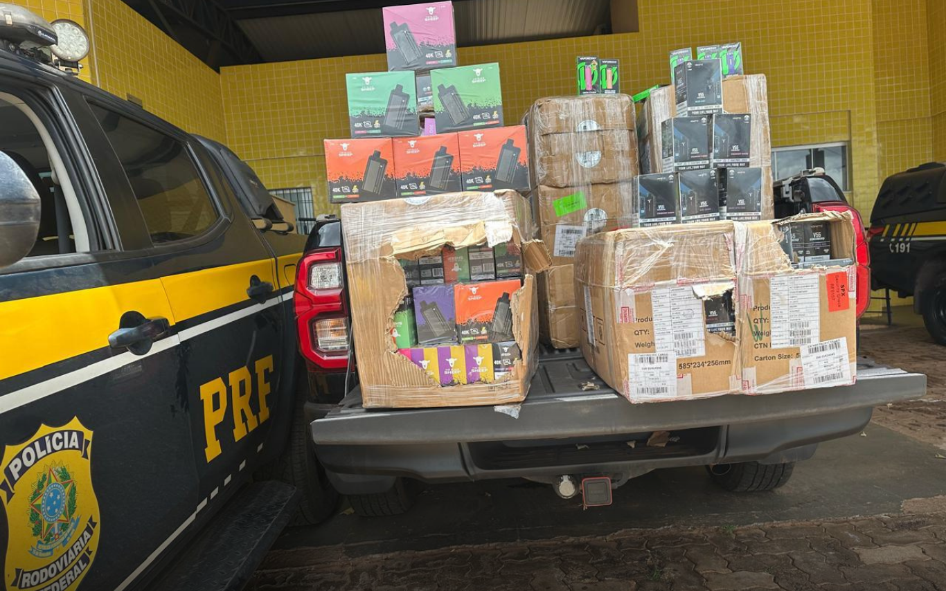 Cigarros eletrônicos (vapes) apreendidos pela PRF em Monte Alegre de Minas.