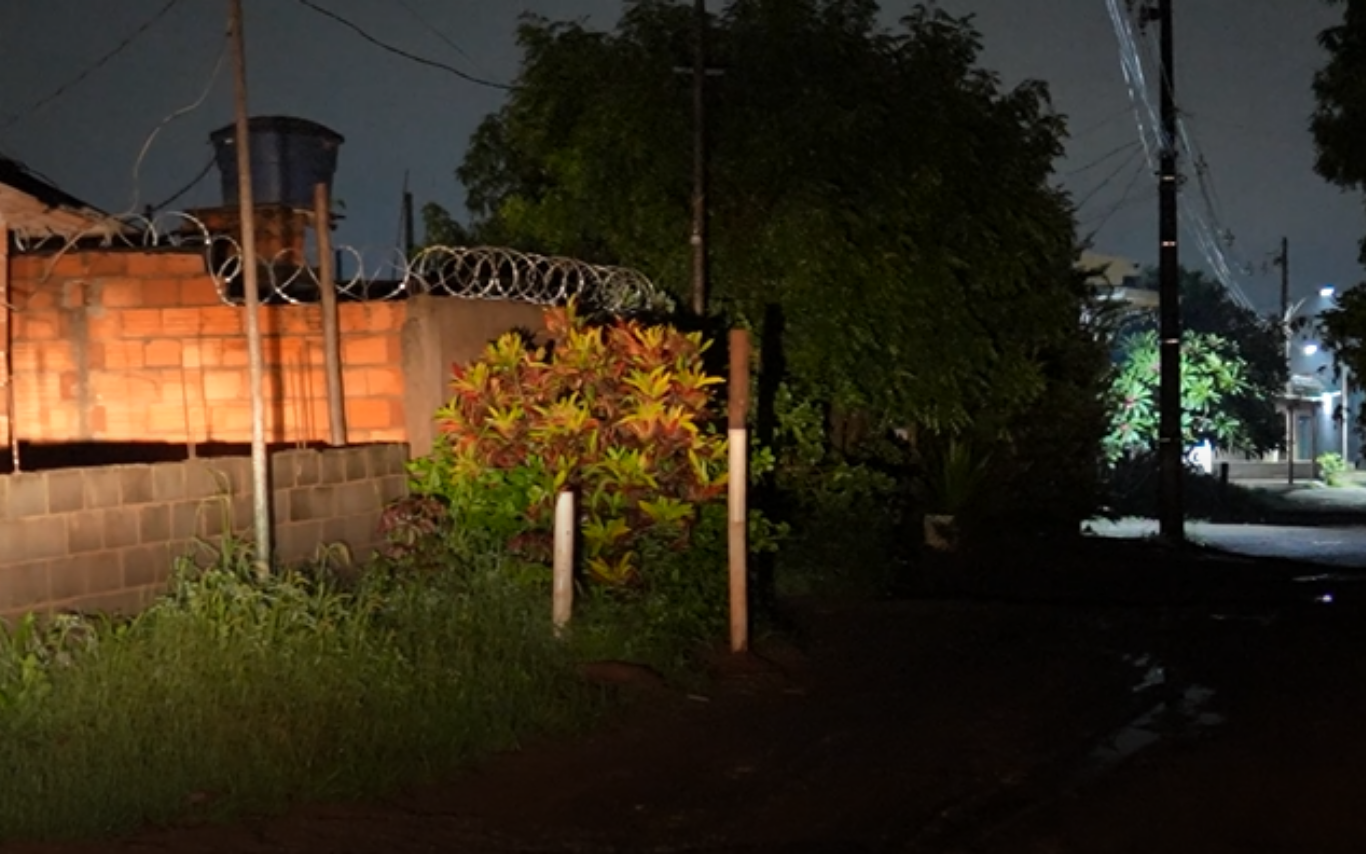 Briga por lote acaba em tentativa de homicídio.