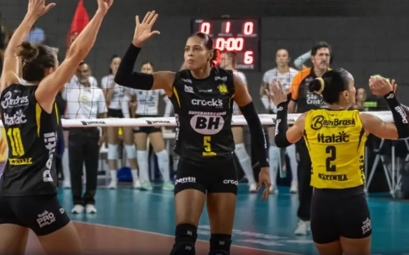 Praia Clube em vitória sobre o Osasco pela Superliga.