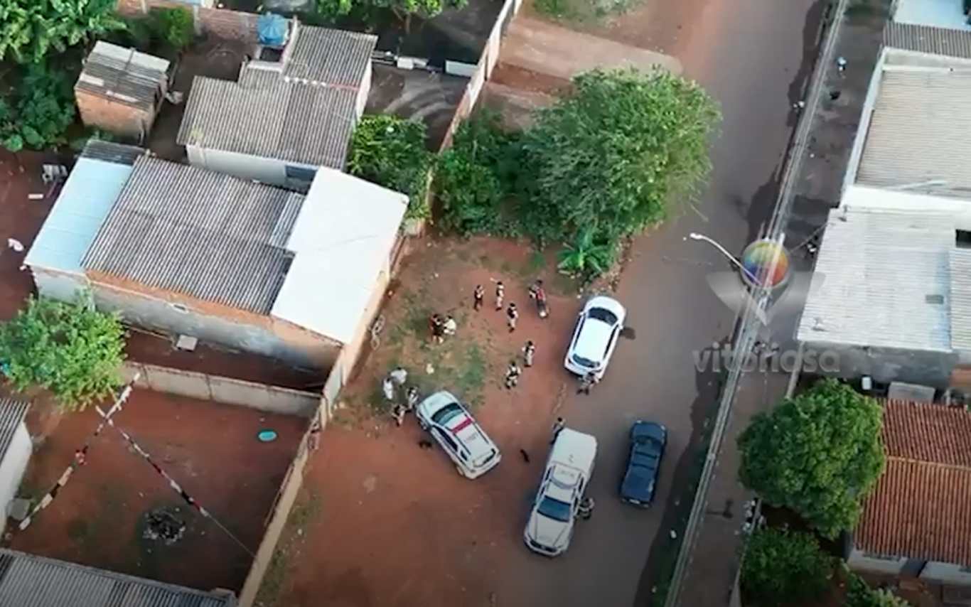 Vista aérea do local do crime.