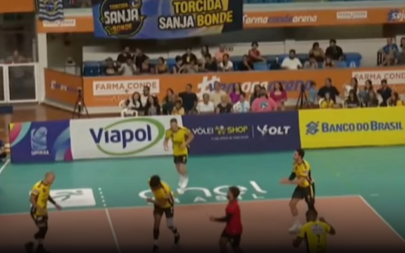 Praia Clube vence São José