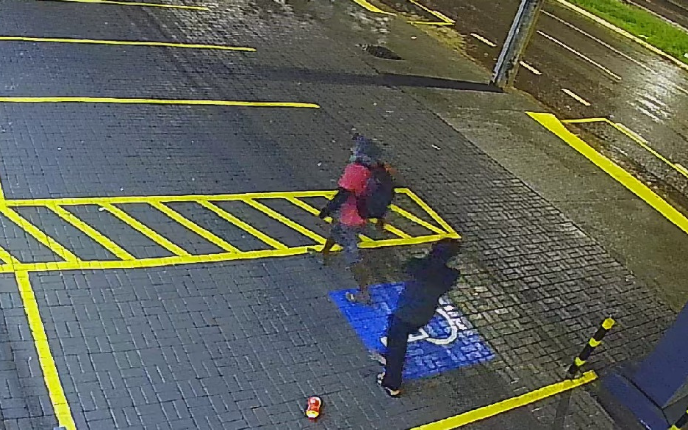 Criminosos que invadiram concessionária em Uberlândia