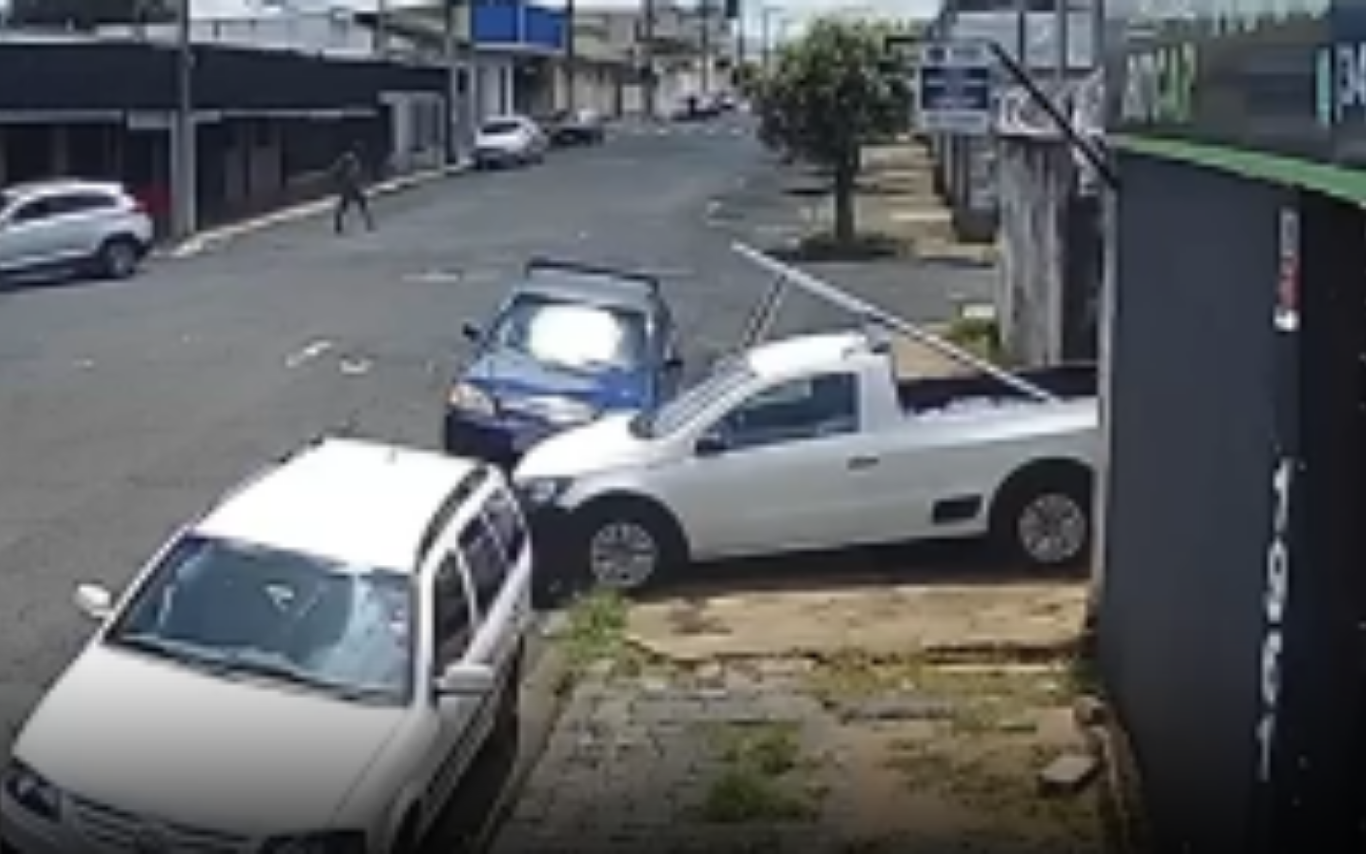 Roubo de baterias no Osvaldo Rezende