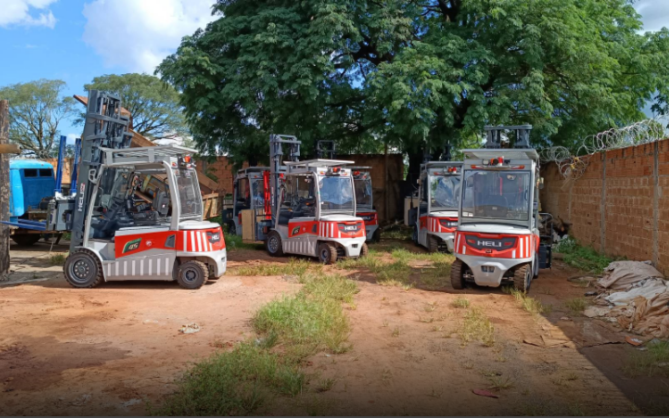 Empilhadeiras recuperadas pela PM em Uberlândia