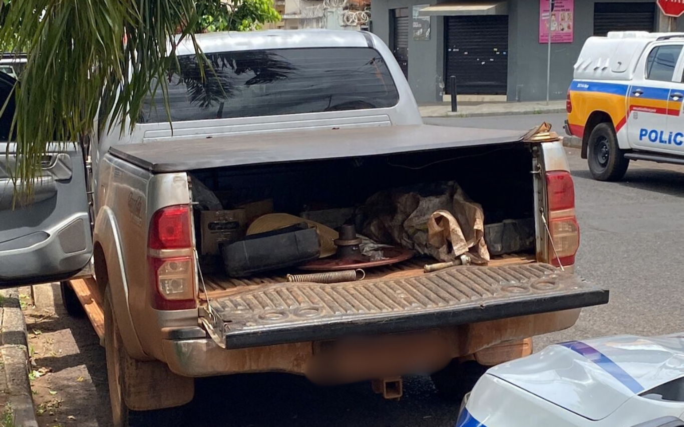 Caminhonete roubada em Uberlândia