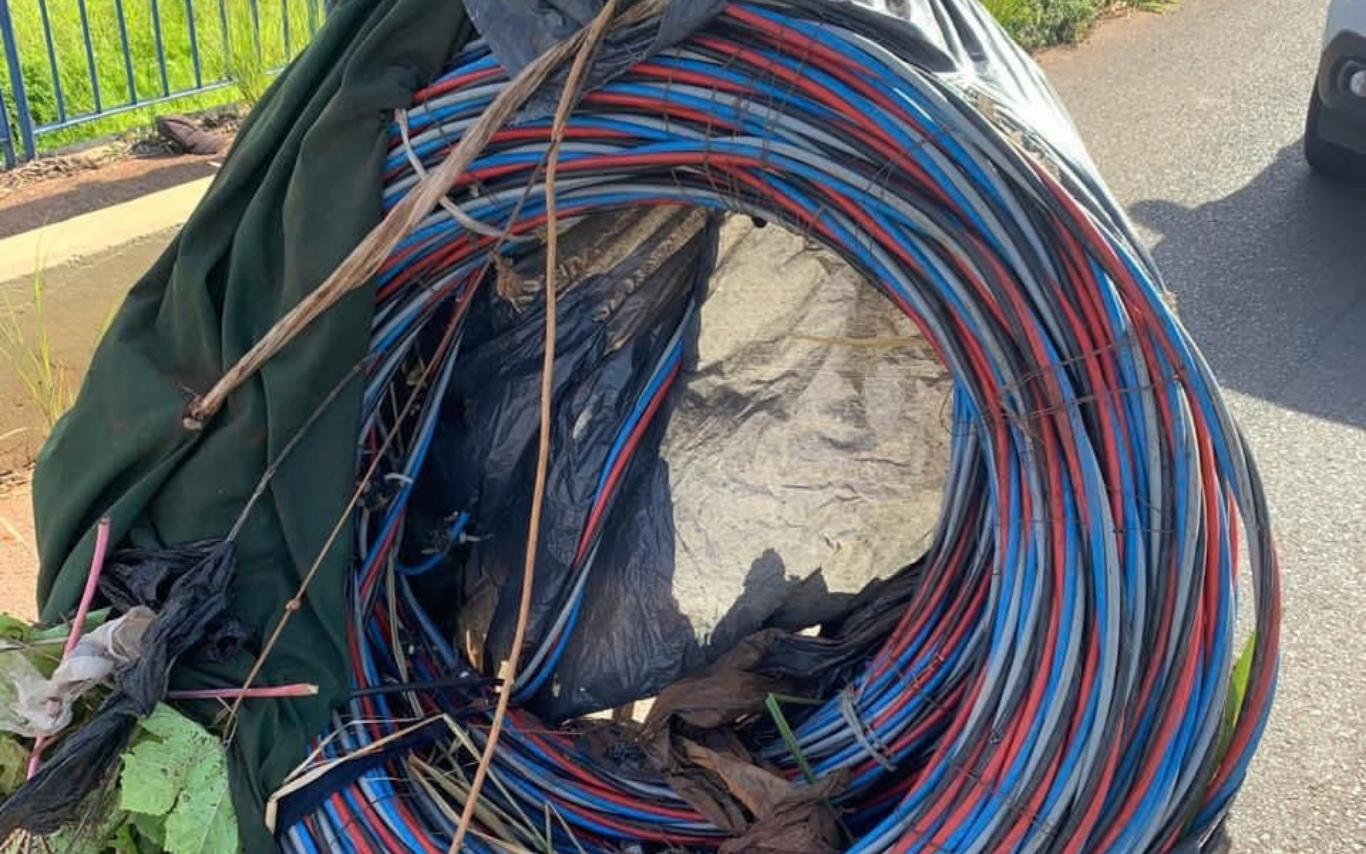 Fios de cobre recuperados pela PM em Uberlândia