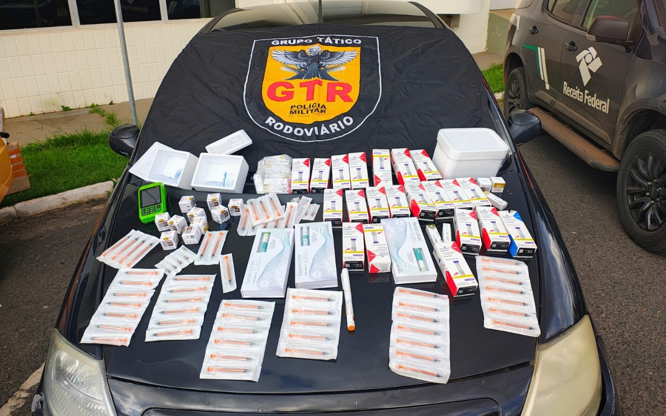 Medicamentos contrabandeados apreendidos na MGC-497