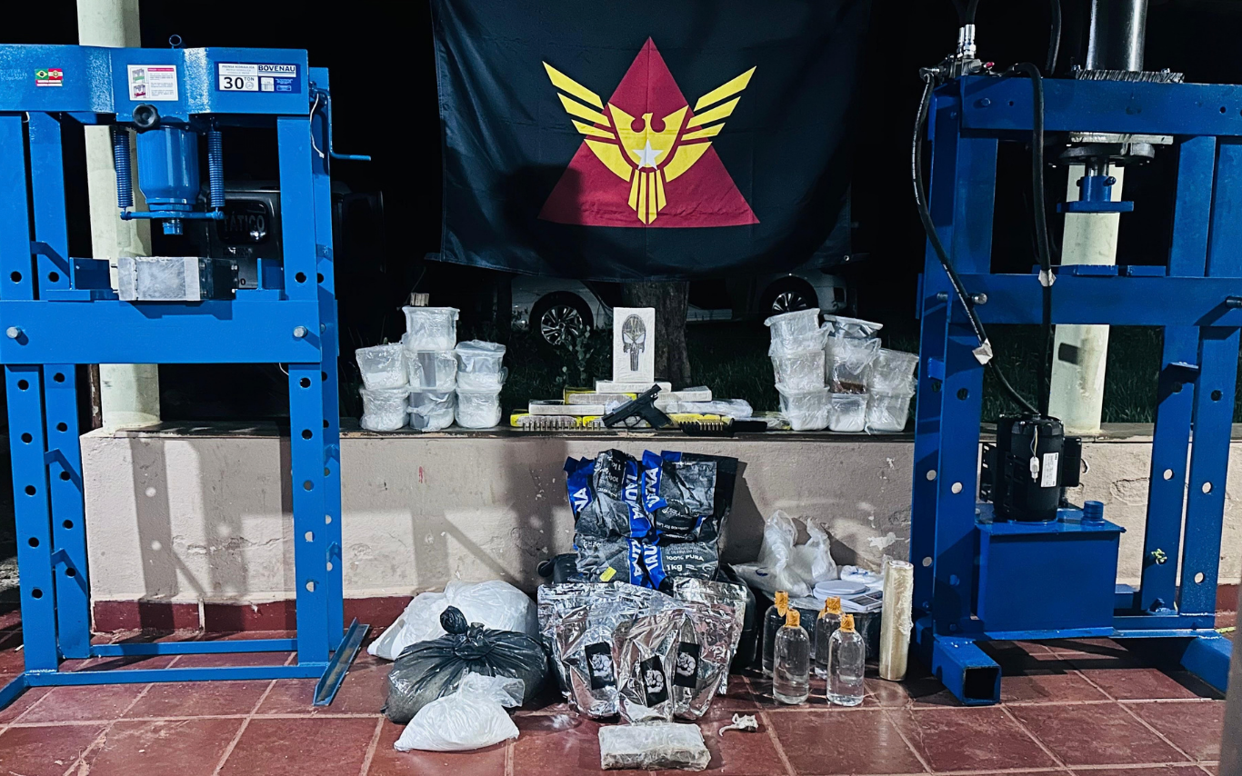 Apreensão policial no bairro Tibery, em Uberlândia