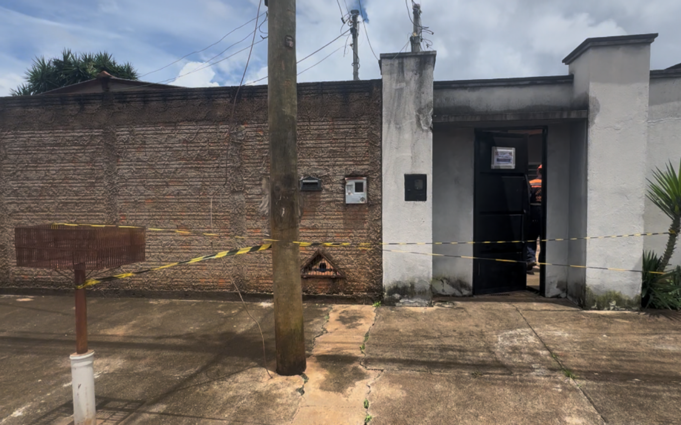 Fissuras em casas do bairro Residencial Integração