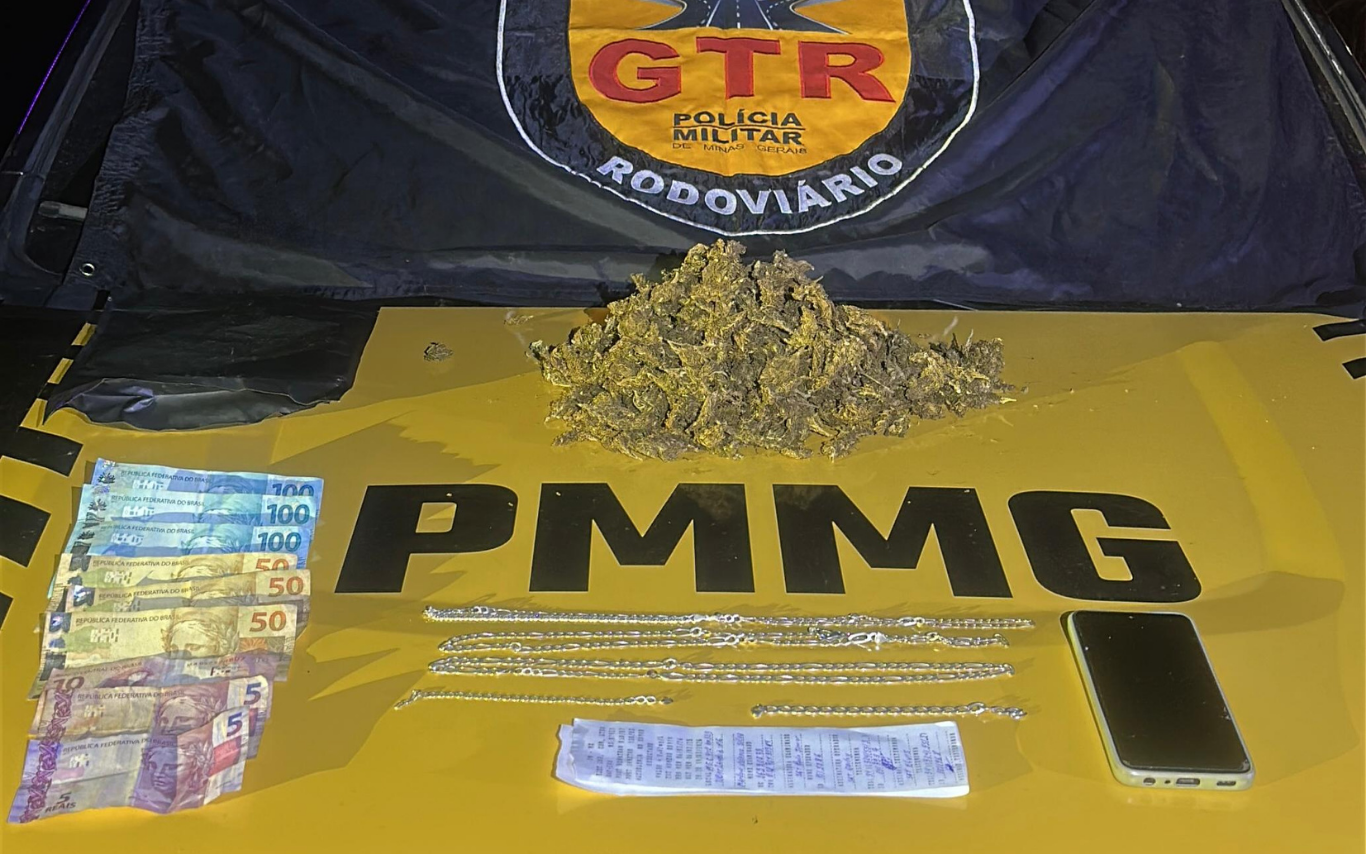 Itens apreendidos na MGC-452