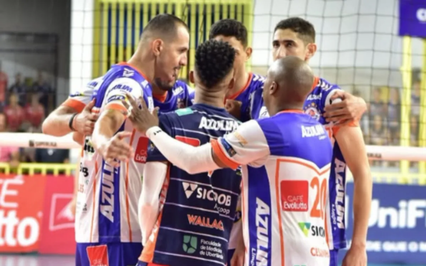 Monte Carmelo vence o Praia Clube pela Superliga Masculina