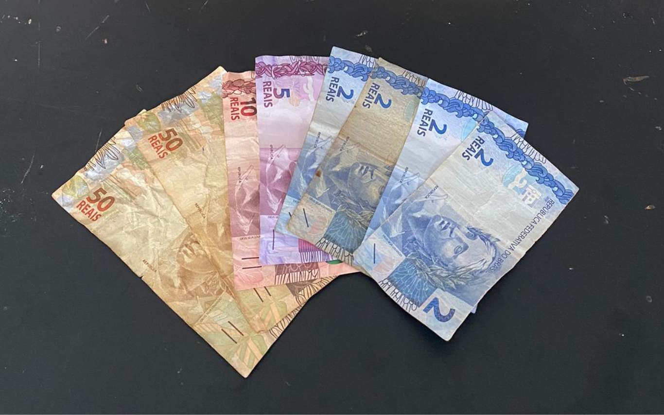 Dinheiro recuperado no bairro Aparecida, em Uberlândia