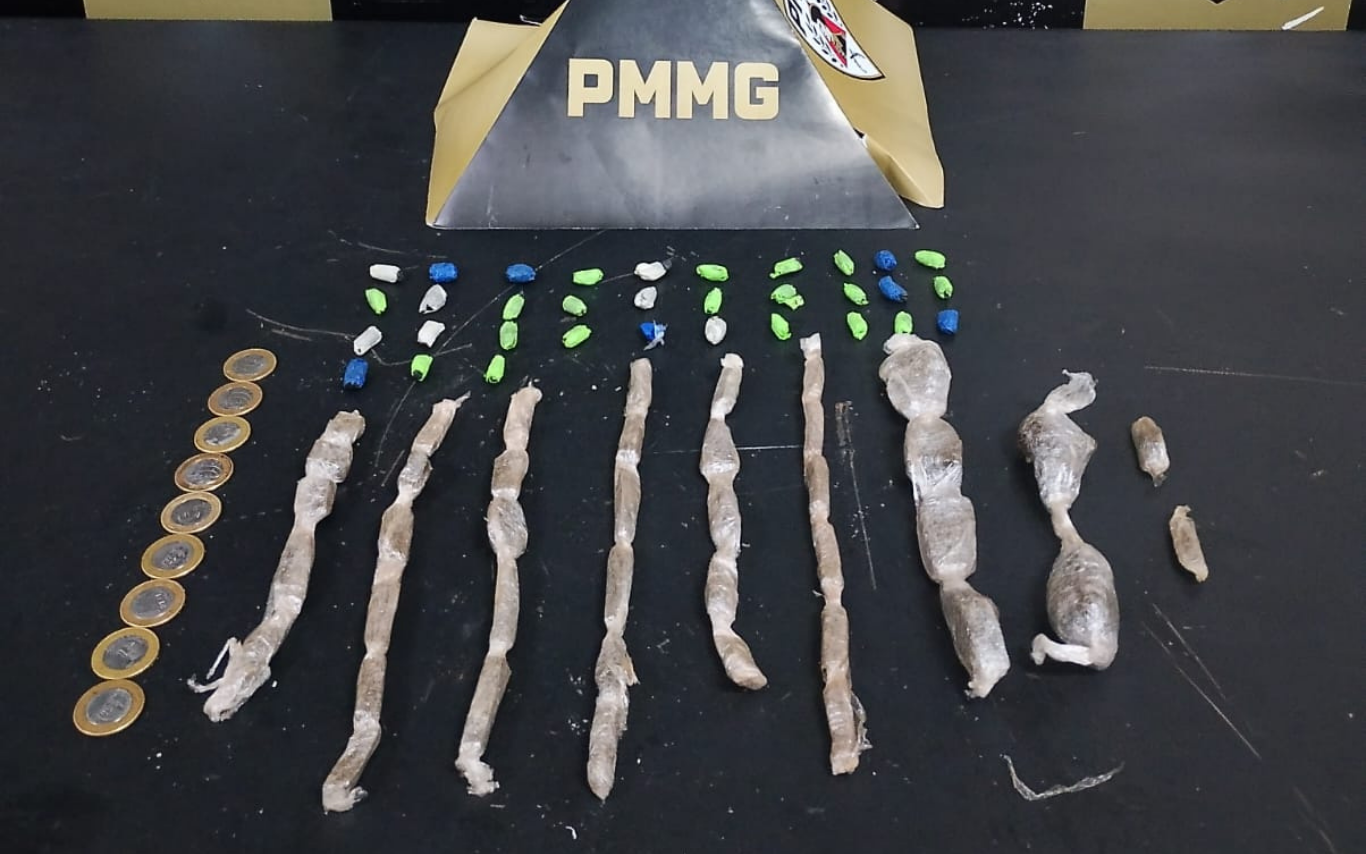 Drogas apreendidas no Custódio Pereira, em Uberlândia