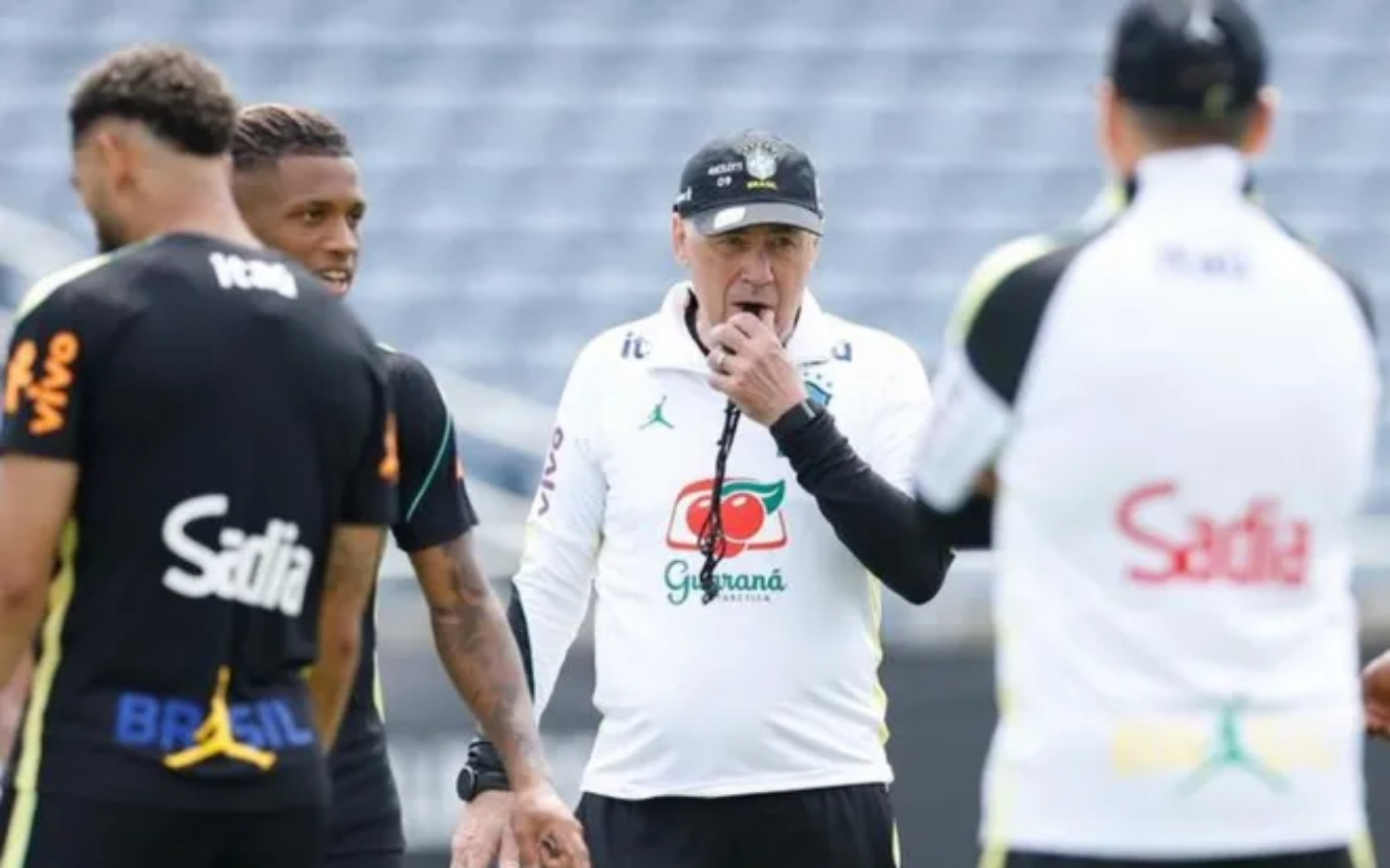 Carlo Ancelotti comandou último treino antes de amistoso com a Croácia nessa segunda-feira (30)
