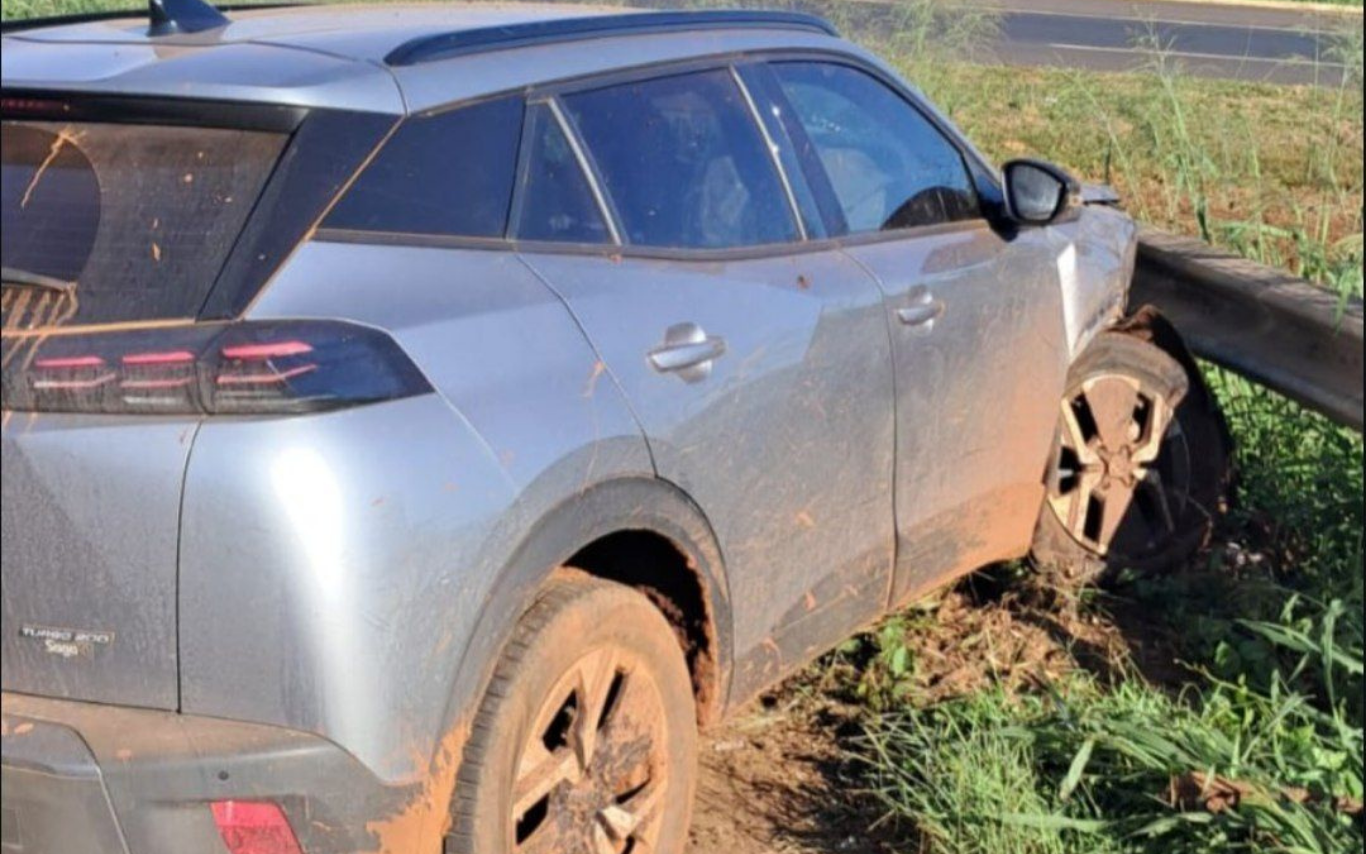 Veículo furtado e recuperado durante perseguição entre Tupaciguara