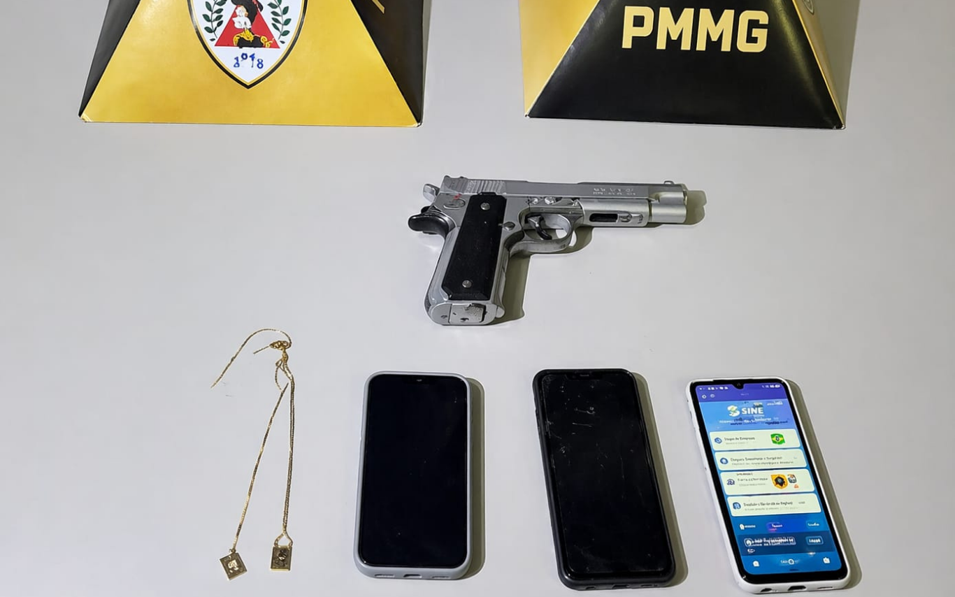 Homem é preso dentro de ônibus de Uberlândia