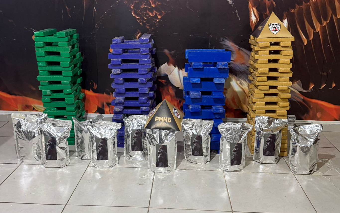 Casal é preso com drogas na MGC-452, em Uberlândia