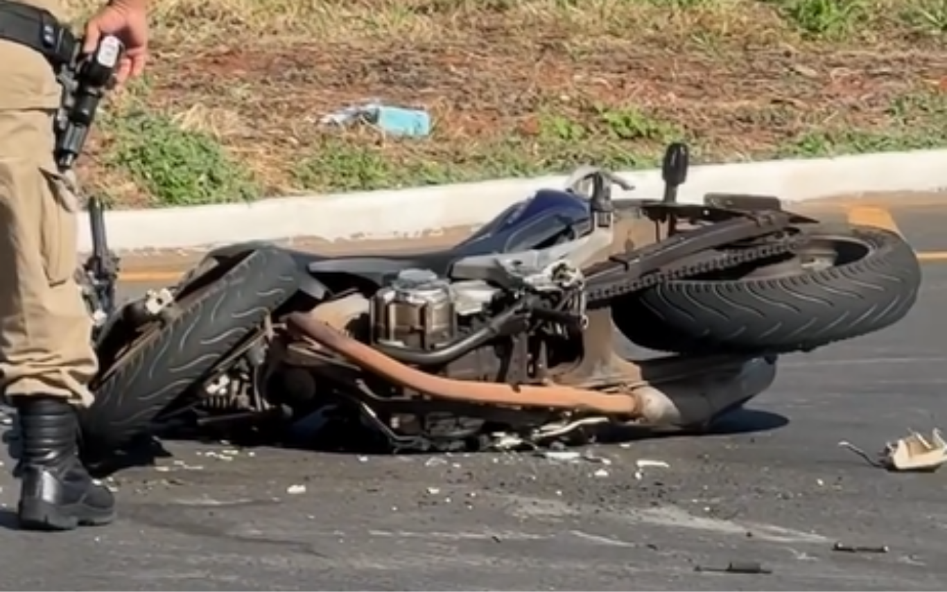 Motociclista morre em acidente com caminhão-caçamba em Araguari