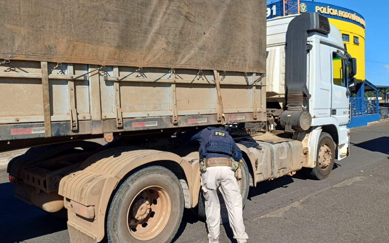Carreta "clone" é interceptada em Uberlândia