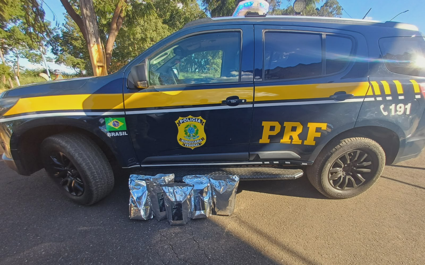 Homem é preso com skunk em Patos de Minas