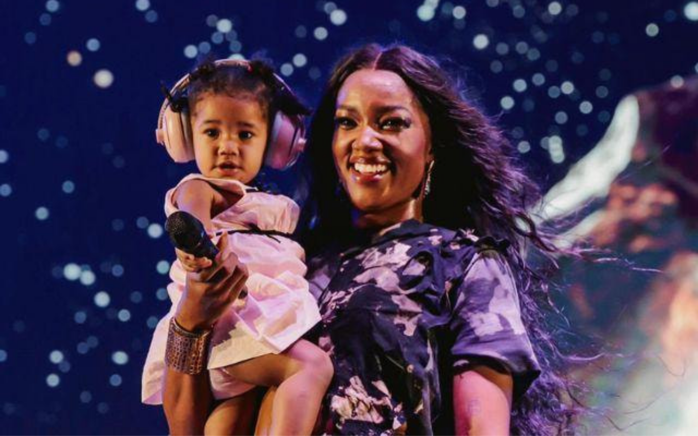 IZA e a filha, Nala