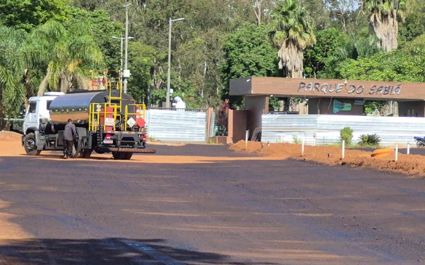 Estacionamento do Parque do Sabiá em obras