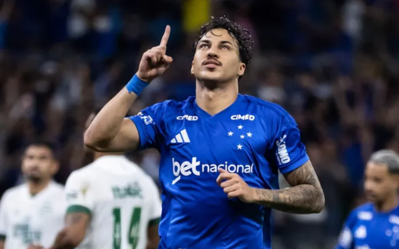 Kaio Jorge celebra gol do Cruzeiro sobre o Goiás