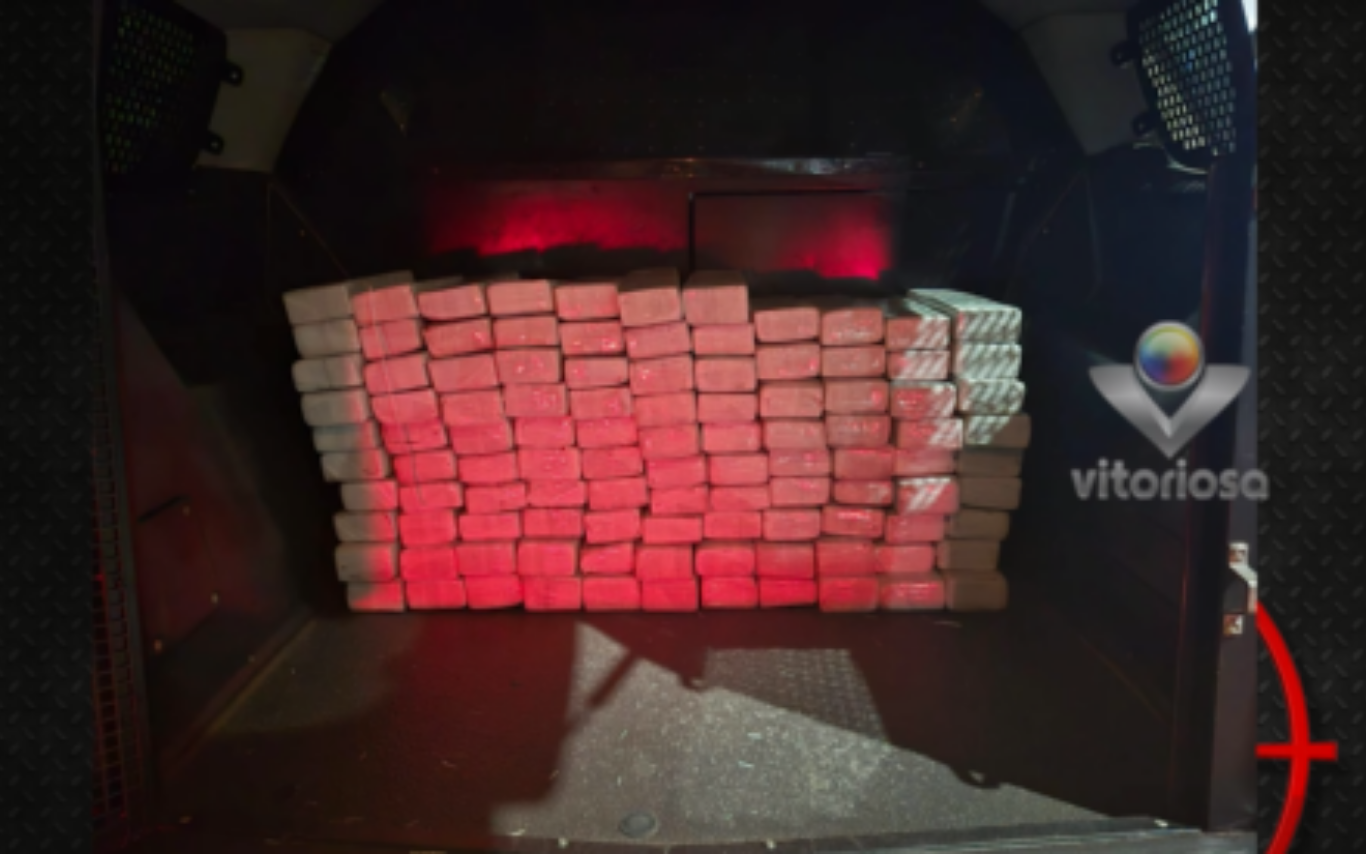 Casal é preso com 100 kg de maconha em Uberlândia