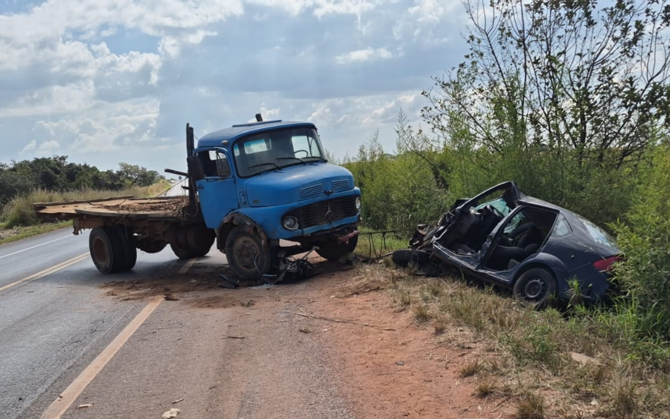 Colisão frontal deixa idoso ferido em Perdizes