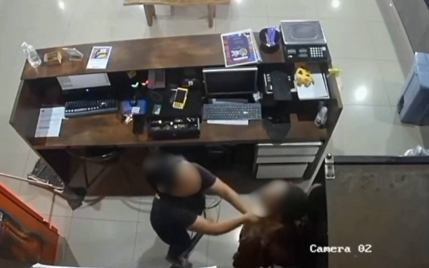 Funcionária impede roubo a caixa de comércio em Uberlândia