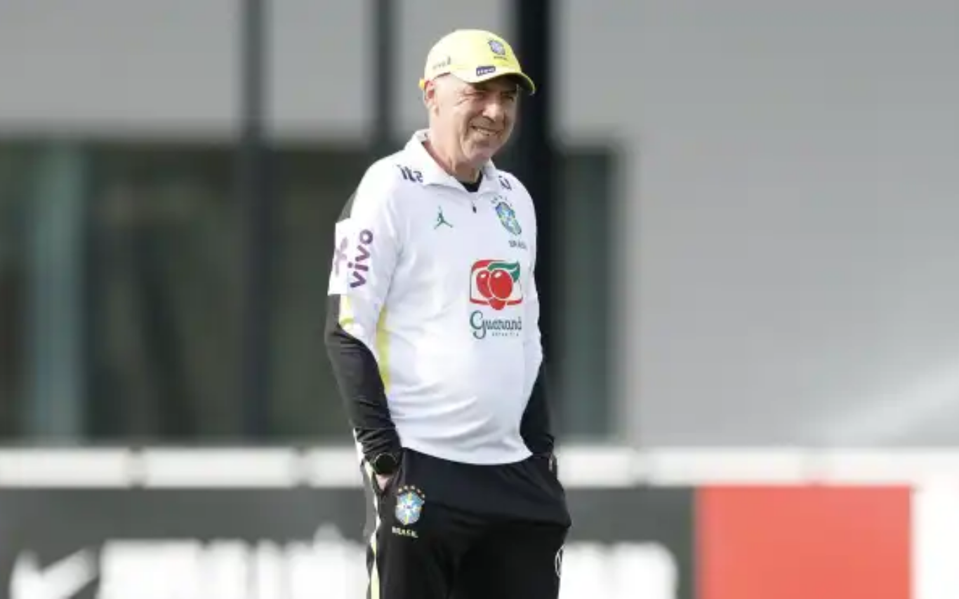 Carlo Ancelotti, treinador da Seleção Brasileira, durante treino nos EUA